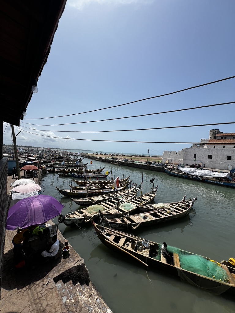 Travellers at the coast in Ghana and Togo